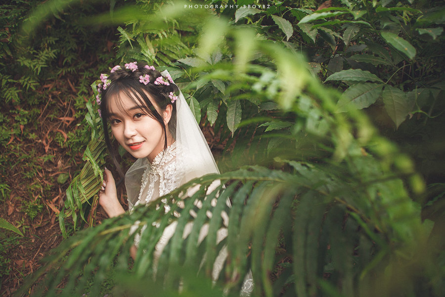 复古婚纱外景人像. (共p)