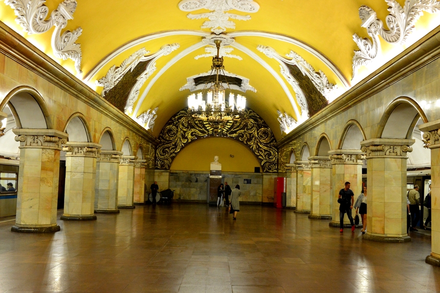 【俄罗斯之旅17~莫斯科地铁摄影图片】国外摄