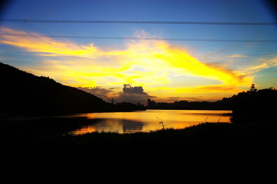 夕阳,晚霞,水库.