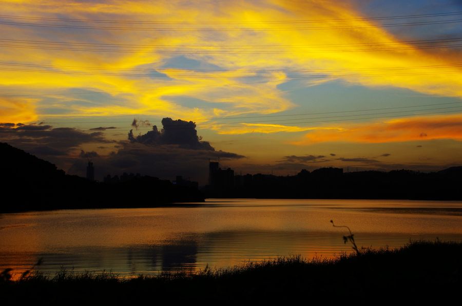 夕阳,晚霞,水库.