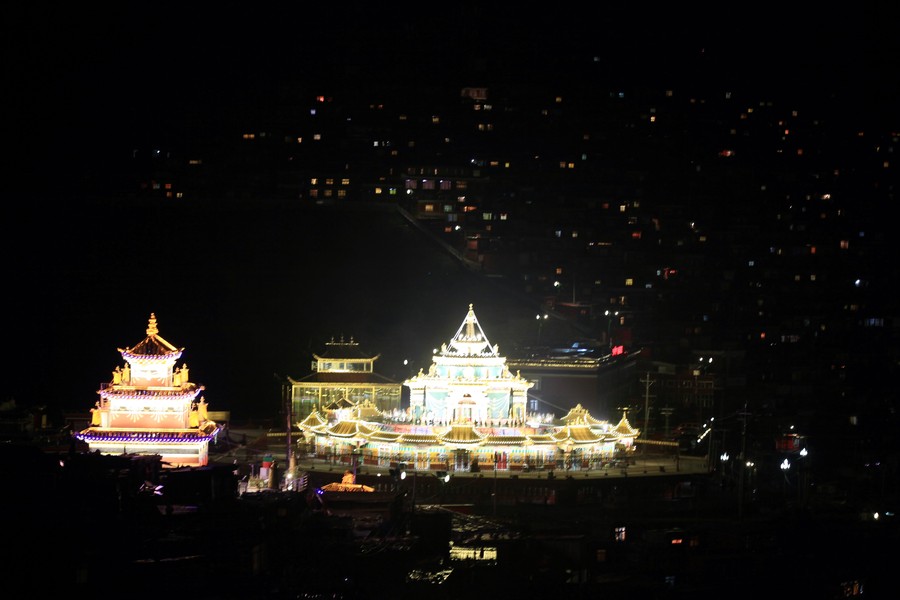 色达喇荣五明佛学院夜景 (共 22 p)