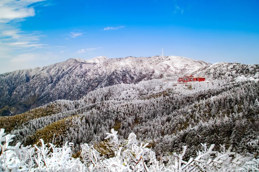 查看大图 手机看图 作品简介 阳明山的雪景,拍摄于湖南省永州市阳明山