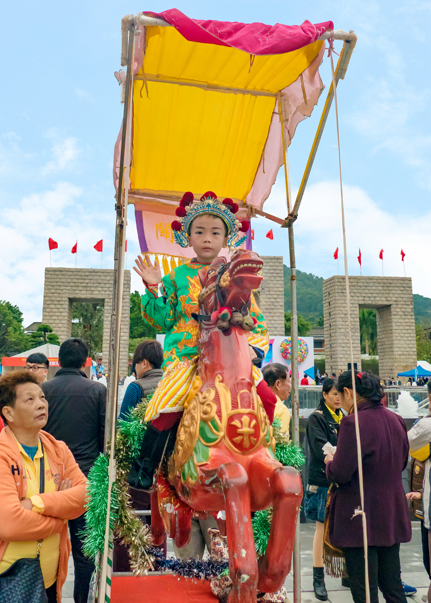 崖口飘色