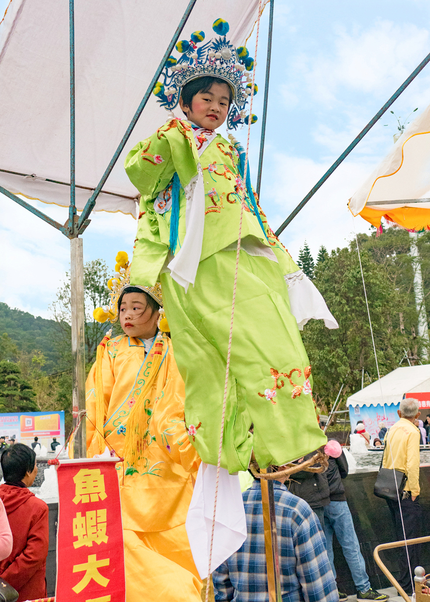 崖口飘色
