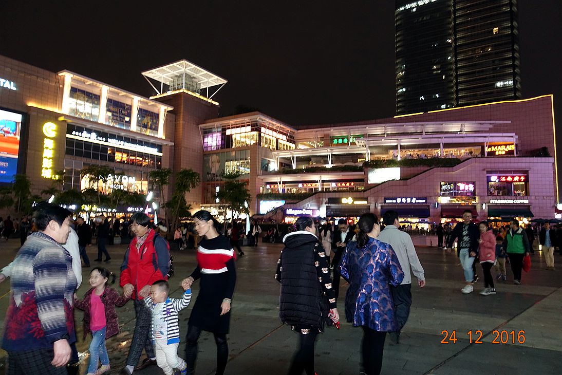 平安夜的深圳海岸城