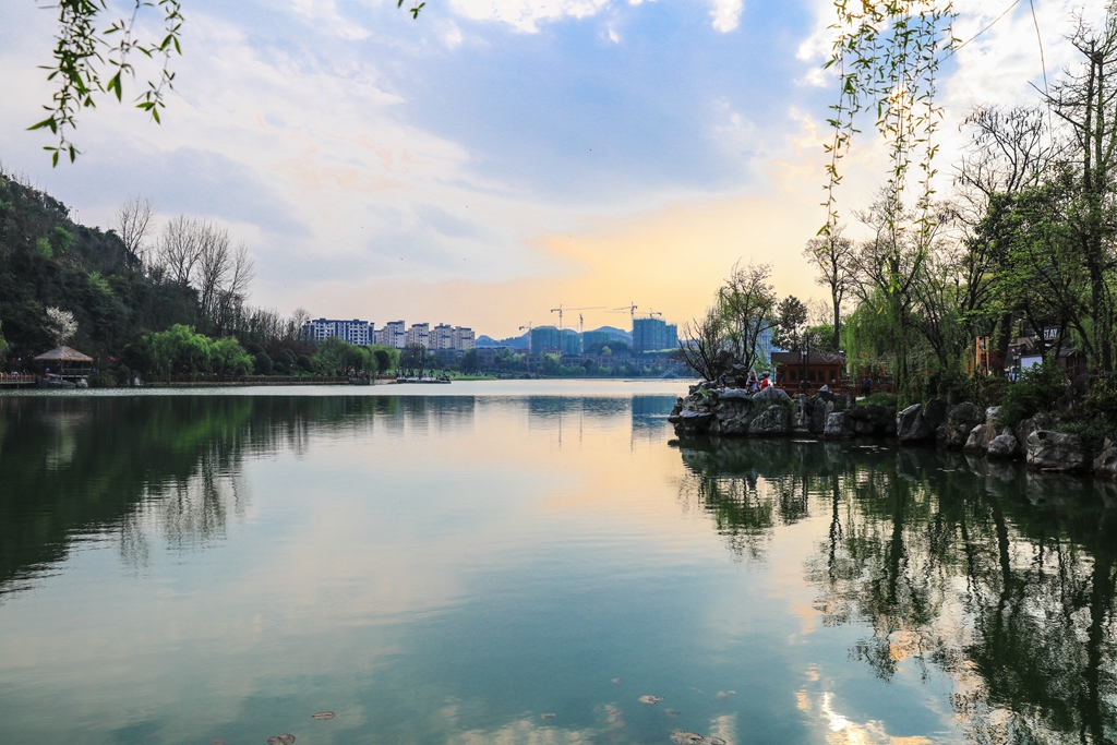 贵阳泉湖公园景观
