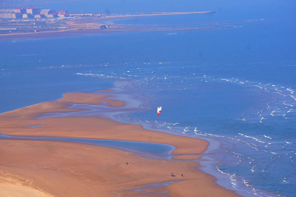 山东海阳碧桂园夏日碧浪金沙滩