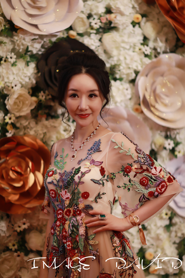 慈善晚宴名媛贵妇云集