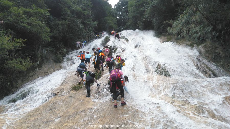 鹅宝山溯溪