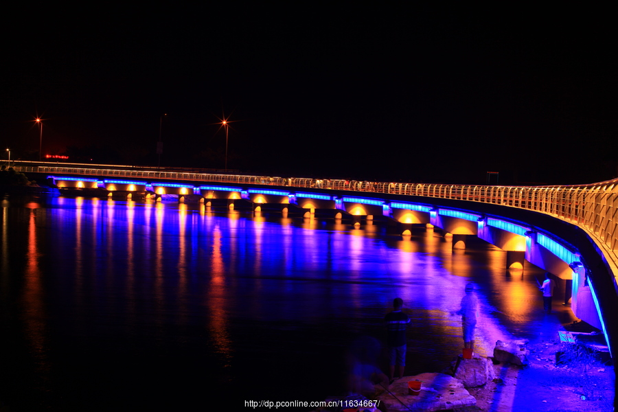 荣成樱花湖体育公园夜景 (12/ 18 )