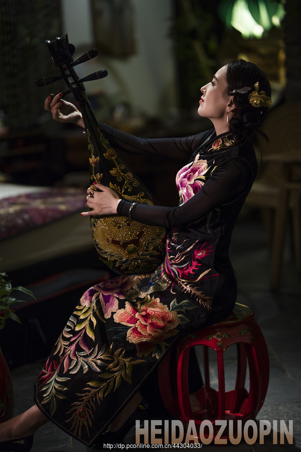 京绣旗袍