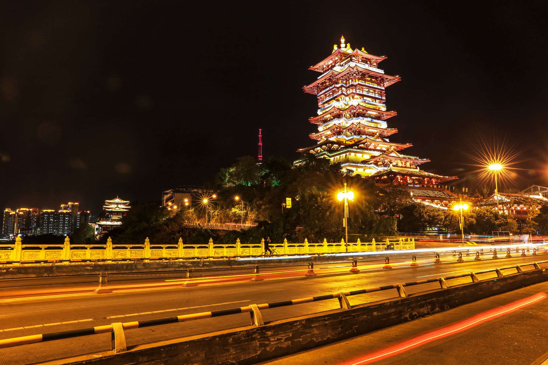 绵阳市江边夜景