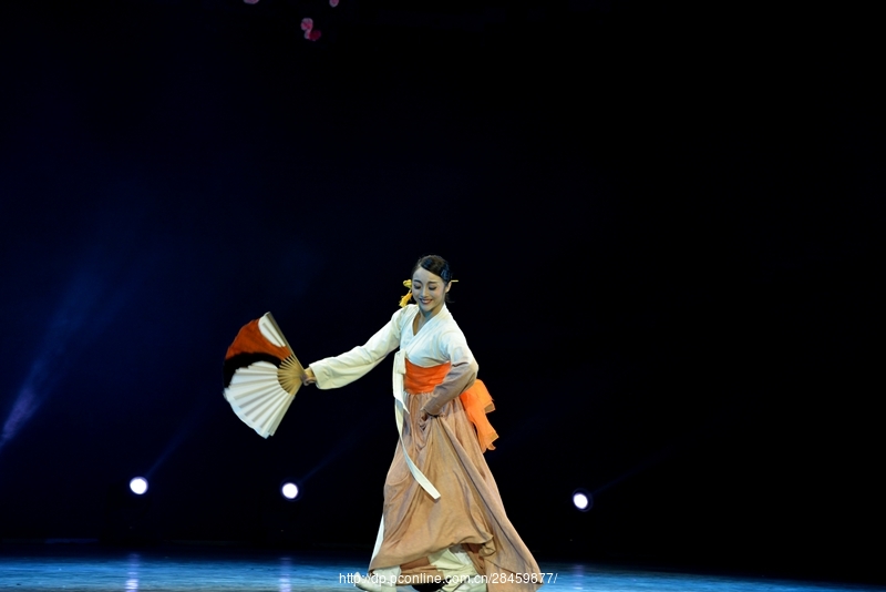 朝鲜族舞蹈:扇骨