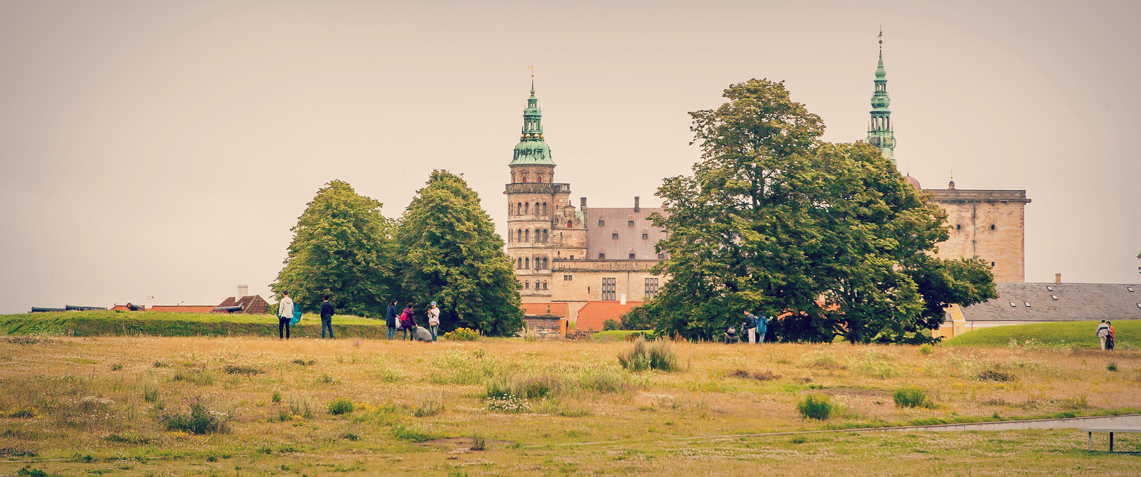 丹麦腓特烈堡城堡，周边的景色