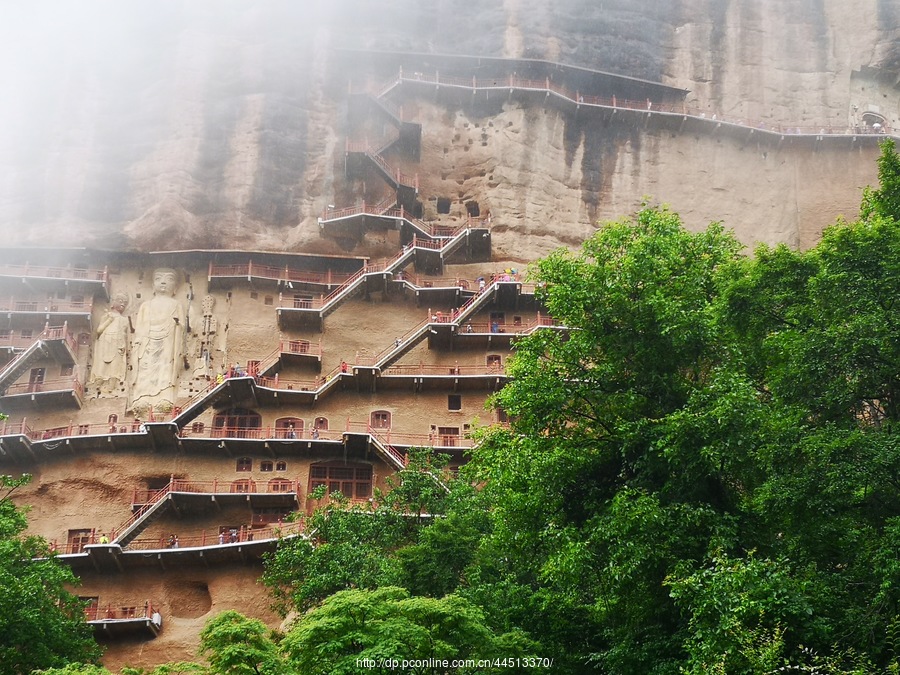 麦积烟雨