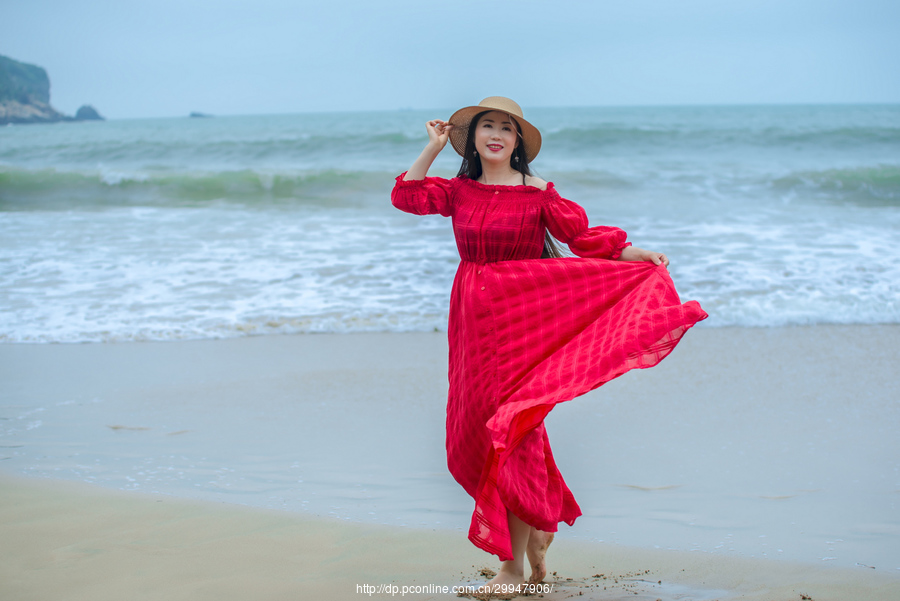 【沙滩上的红裙子摄影图片】人像摄影_我的摄影_太平洋电脑网摄影部落