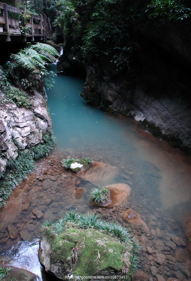 碧水隐在此山中—武隆龙水峡地缝