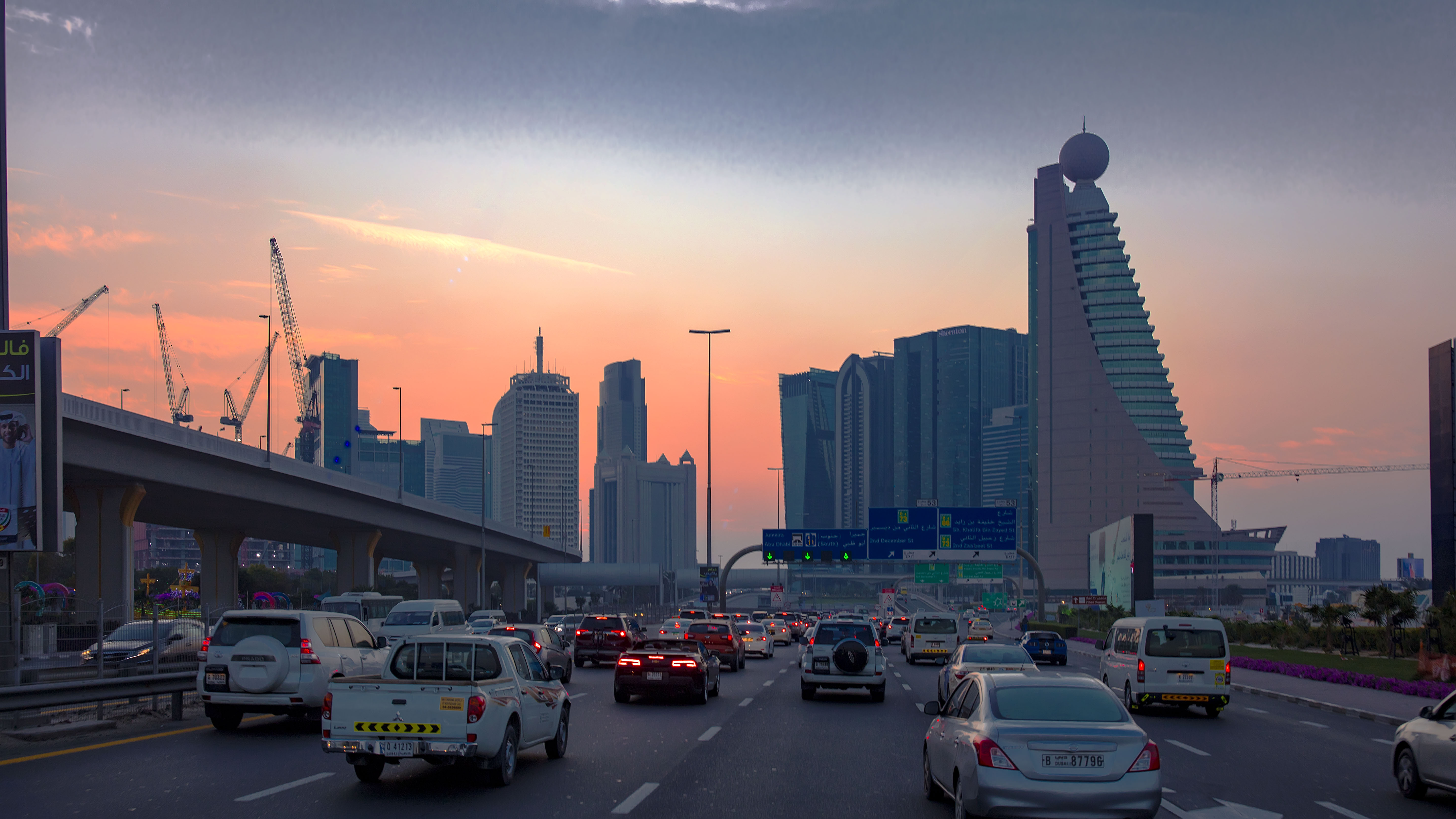迪拜遍地豪车，连出租车都是超跑？带你走一遭，实情绝对惊到你 - 知乎