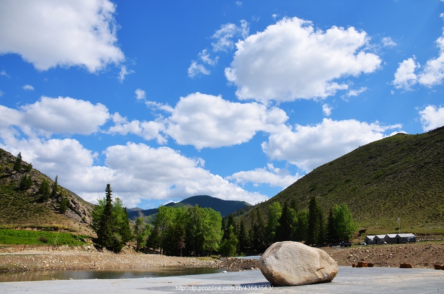 新疆富蕴可可托海景区风光3