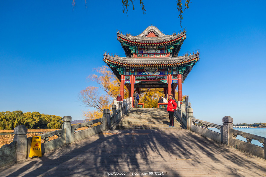 初冬的北京颐和园景色