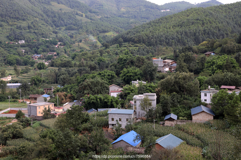 牛栏江边小湾村