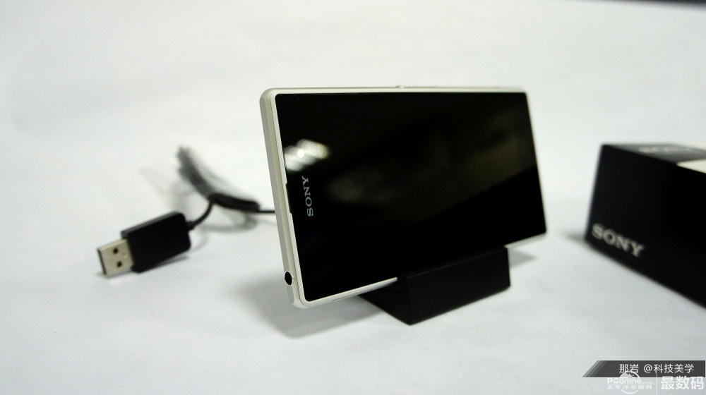 【科技美学】索尼 Xperia Z1 深度测评(1)开箱及