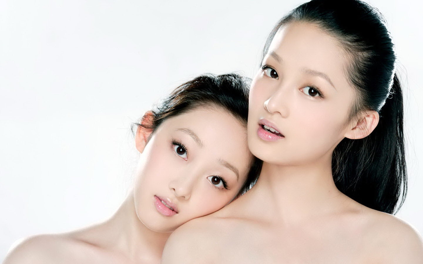 美女李沁桌面壁纸