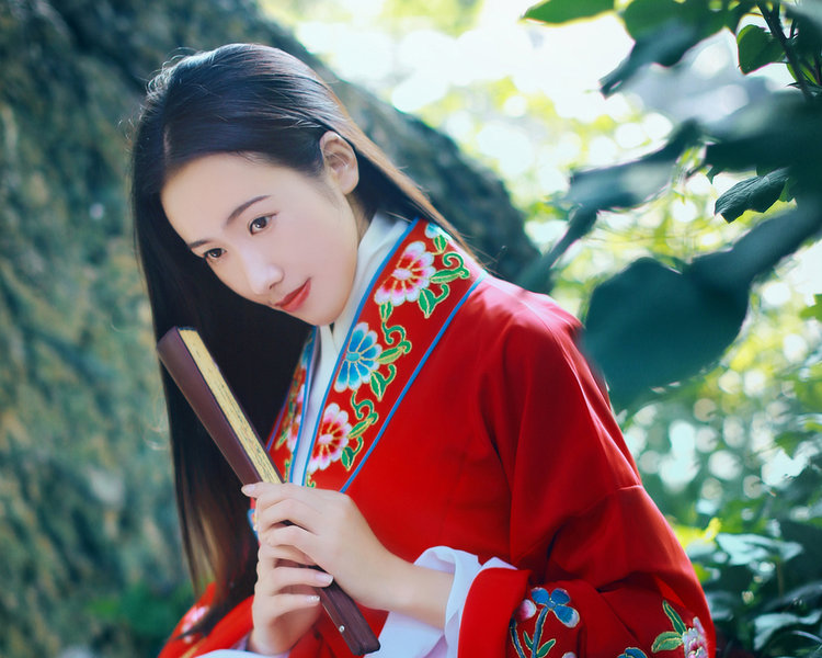 桌面壁纸 凤冠霞帔古装美女高清写真桌面图片