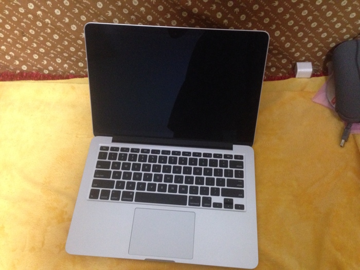 2014年最新款苹果MacBook Pro Retina ME86