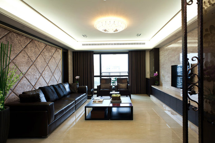  165平米三居室现代简约风格装修客厅效果图