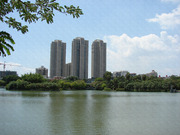三楼鼎立--福建省泉州市东湖公园  