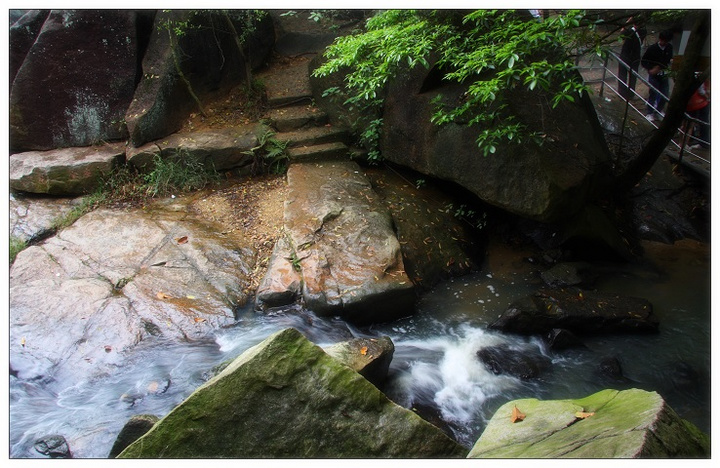 小石船风景小溪流水