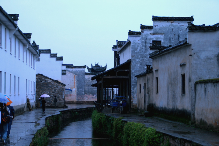 ϵ