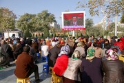 各族人民心向党 新疆和田广场群众收看党的十七大盛况