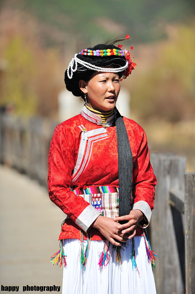 摩梭人传统服饰图片