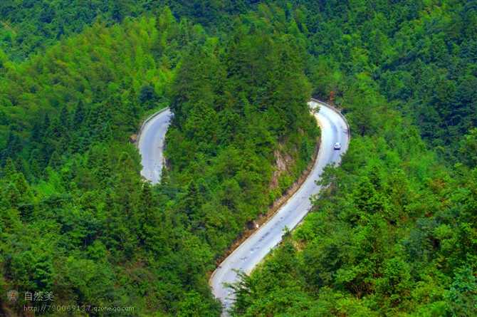 山道弯弯拍摄地图片