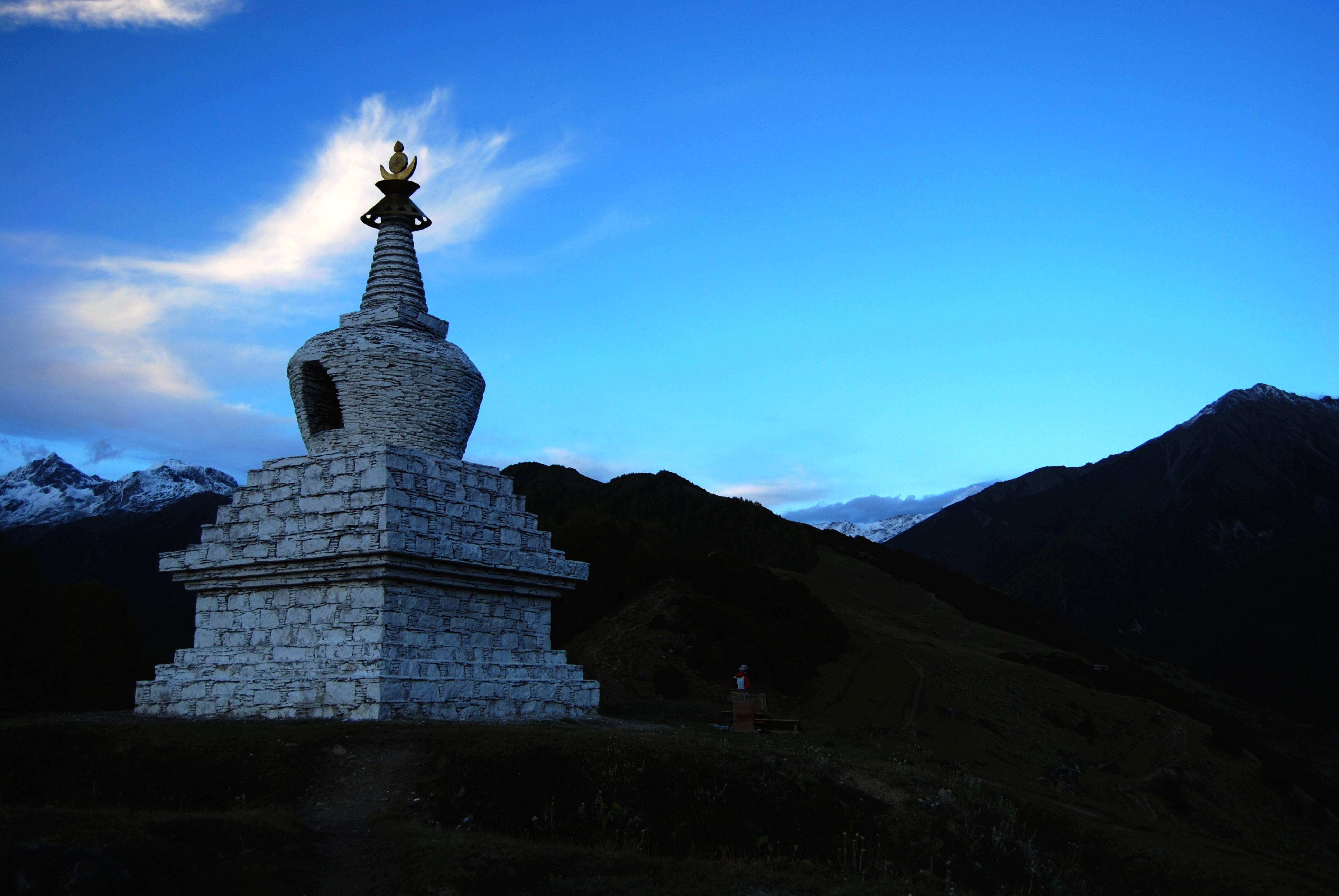 四姑娘山景点介绍(四川四姑娘山景点介绍)