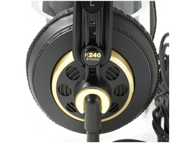 AKG K240S