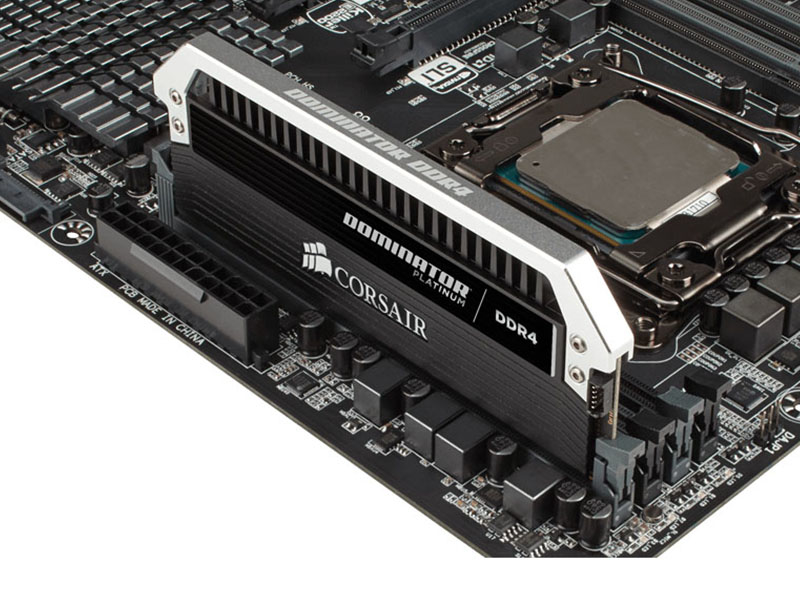 美商海盗船统治者铂金 DDR4 3000 32GB(16G×2)