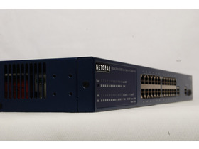 NETGEAR FS726T