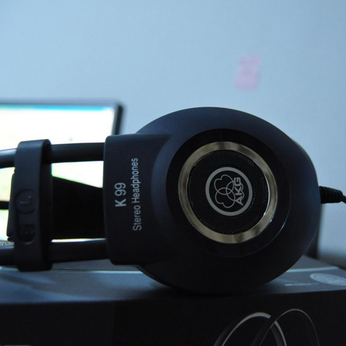 AKG K99