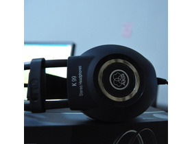 AKG K99