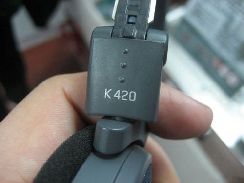 AKG K420