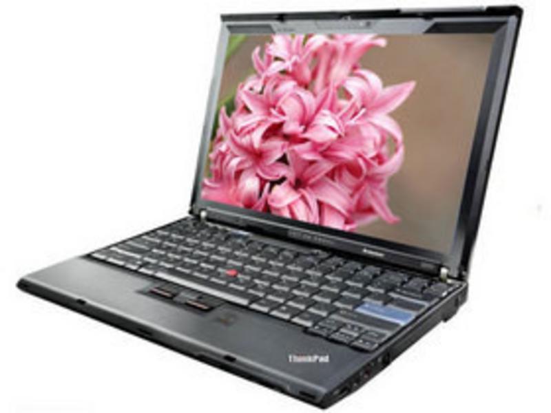 联想ThinkPad X200 7458EE9 背面斜视