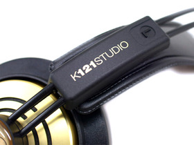 AKG K121 Studio