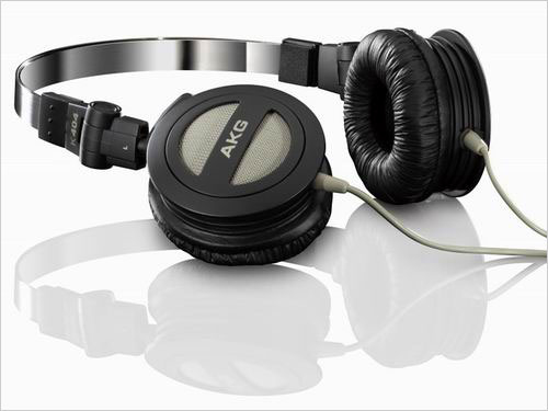 AKG K404