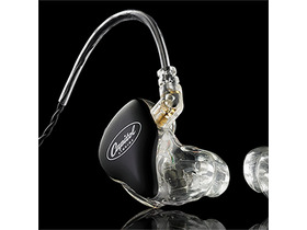 ޼UE in-Ear Reference Monitors