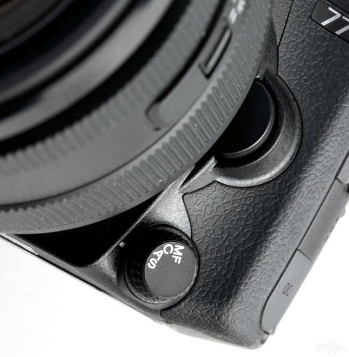 索尼A77套机(18-135mm)镜头