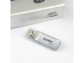 ̨糱 USB3.0 64G