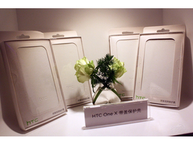 HTC One XT